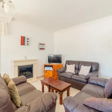 Holiday home In With Kitchen *